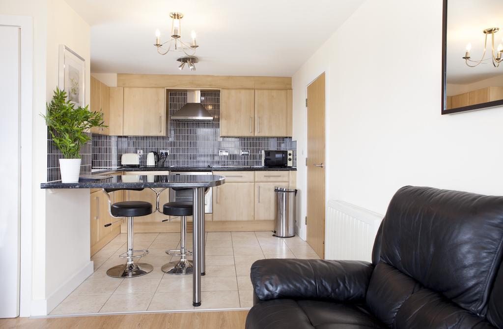 Cheltenham Plaza Apartments Ashchurch Esterno foto