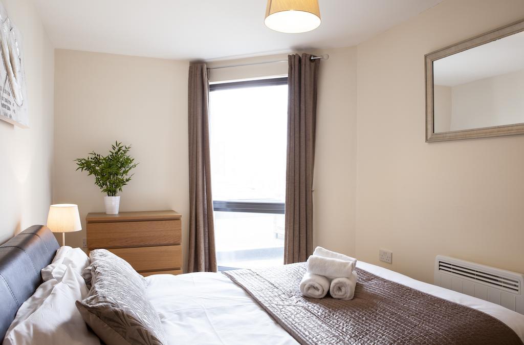Cheltenham Plaza Apartments Ashchurch Esterno foto