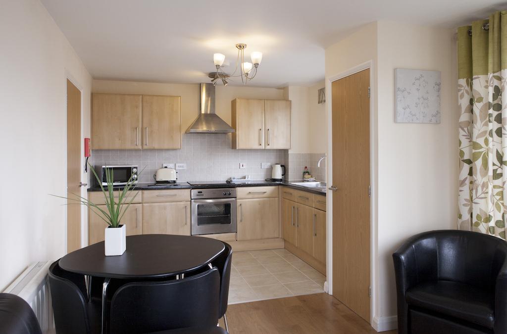 Cheltenham Plaza Apartments Ashchurch Esterno foto