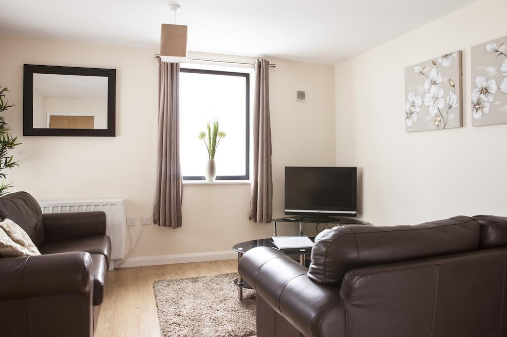 Cheltenham Plaza Apartments Ashchurch Esterno foto