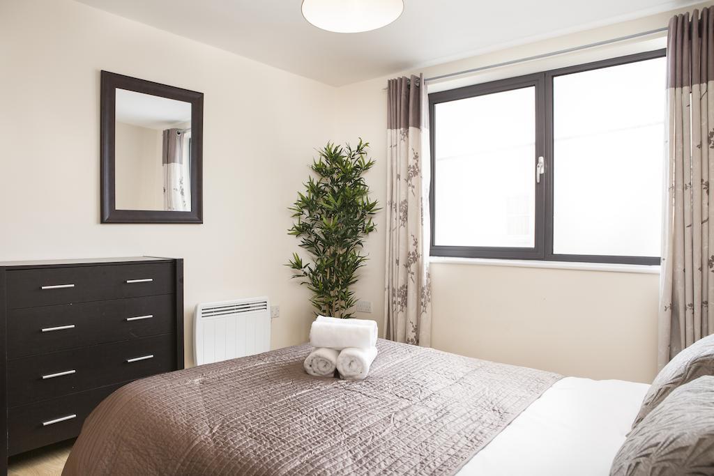 Cheltenham Plaza Apartments Ashchurch Esterno foto