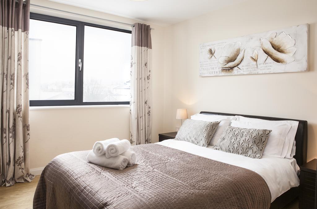 Cheltenham Plaza Apartments Ashchurch Esterno foto